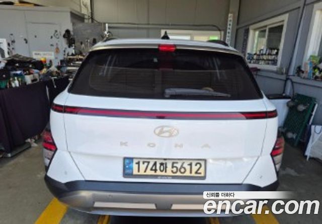 Hyundai Kona 2023 — photo 2