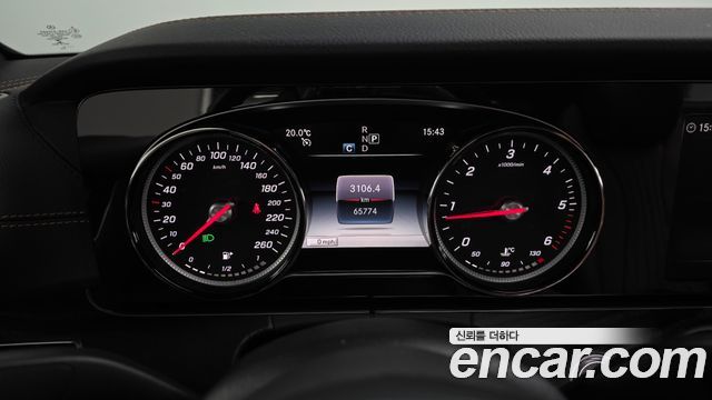 Mercedes-Benz E-Class 2019 — photo 11