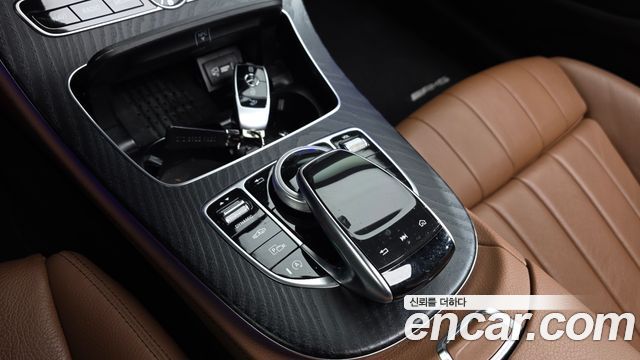 Mercedes-Benz E-Class 2019 — photo 25