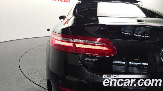 Mercedes-Benz E-Class 2019 — photo 9