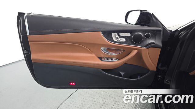 Mercedes-Benz E-Class 2019 — photo 14