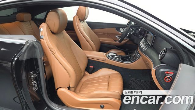 Mercedes-Benz E-Class 2019 — photo 16