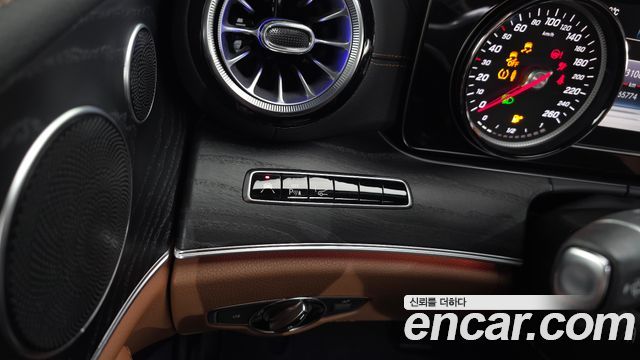 Mercedes-Benz E-Class 2019 — photo 28
