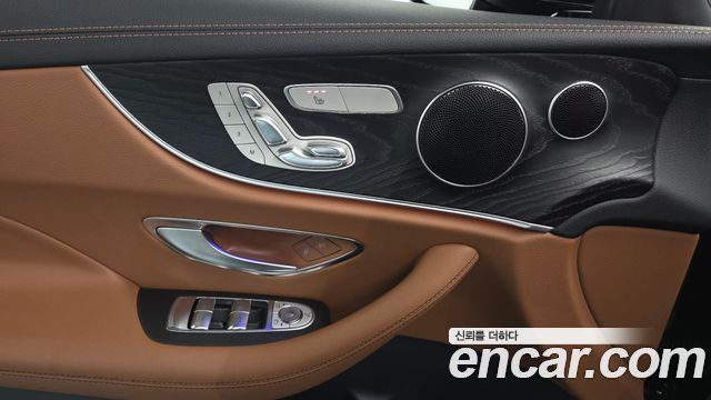 Mercedes-Benz E-Class 2019 — photo 30