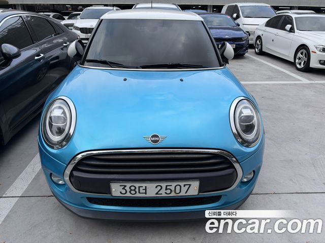 Mini Cooper 2019 — photo 1