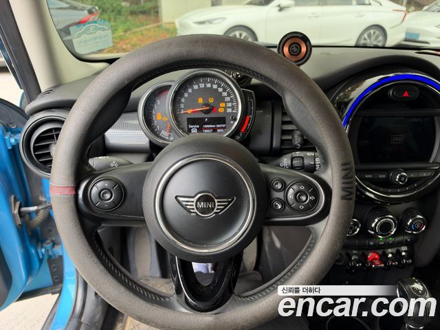 Mini Cooper 2019 — photo 6