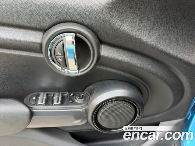 Mini Cooper 2019 — photo 12