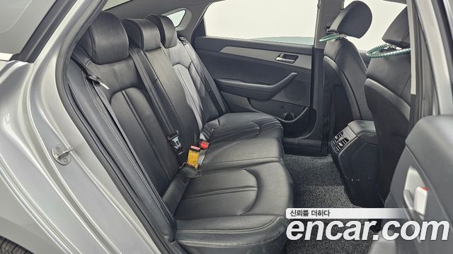 Hyundai Sonata 2023 — photo 18