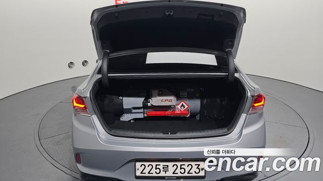 Hyundai Sonata 2023 — photo 26