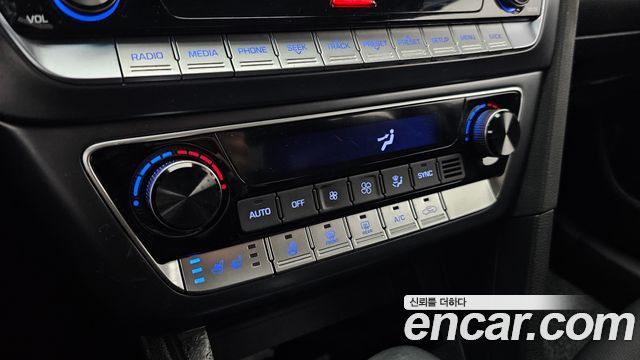 Hyundai Sonata 2023 — photo 29