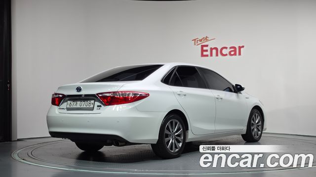 Toyota Camry 2016 — photo 2
