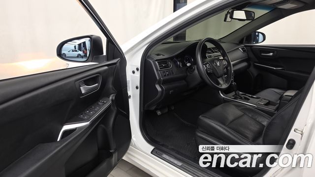 Toyota Camry 2016 — photo 10
