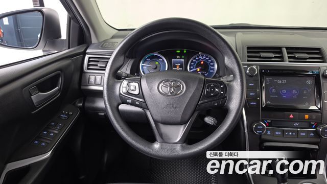 Toyota Camry 2016 — photo 13