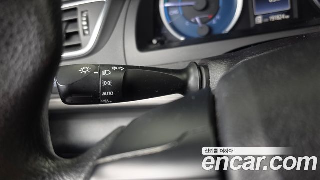Toyota Camry 2016 — photo 18