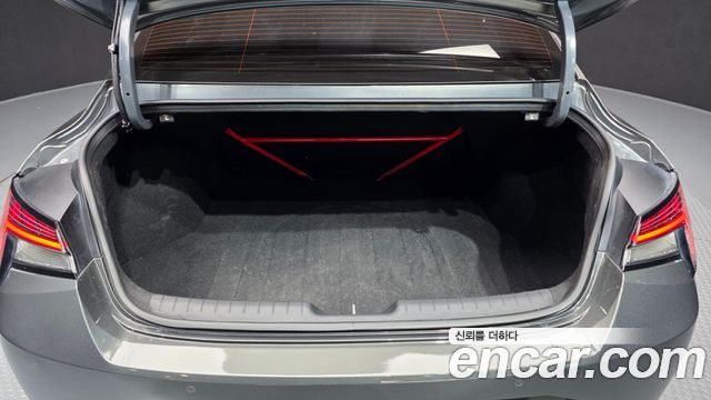 Hyundai AVANTE 2022 — photo 26