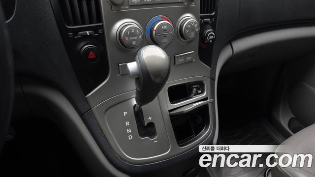 Hyundai Starex 2012 — photo 9
