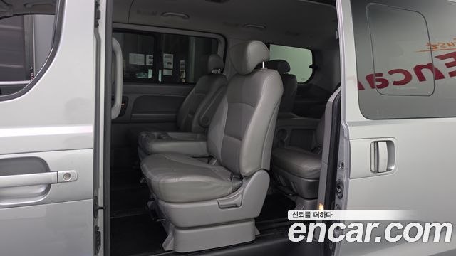 Hyundai Starex 2012 — photo 11