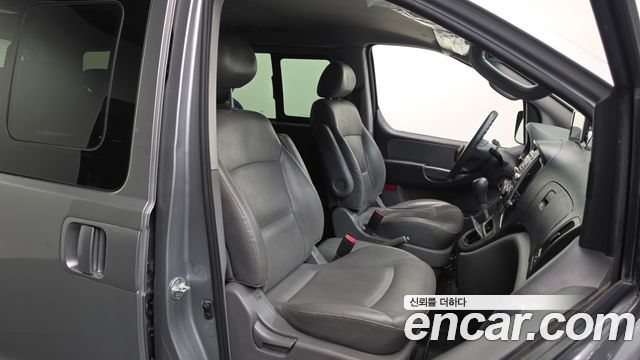 Hyundai Starex 2012 — photo 12