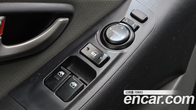 Hyundai Starex 2012 — photo 15
