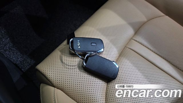 Kia K5 2023 — photo 22