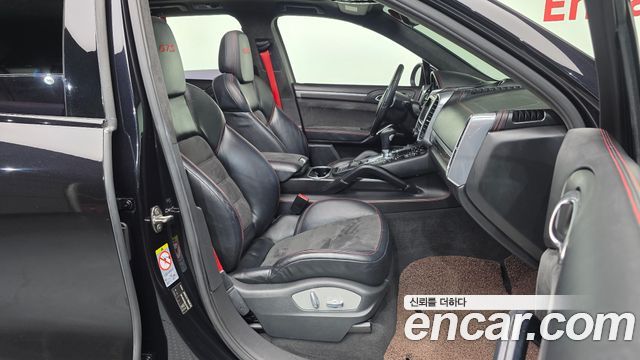 Porsche Cayenne 2013 — photo 11