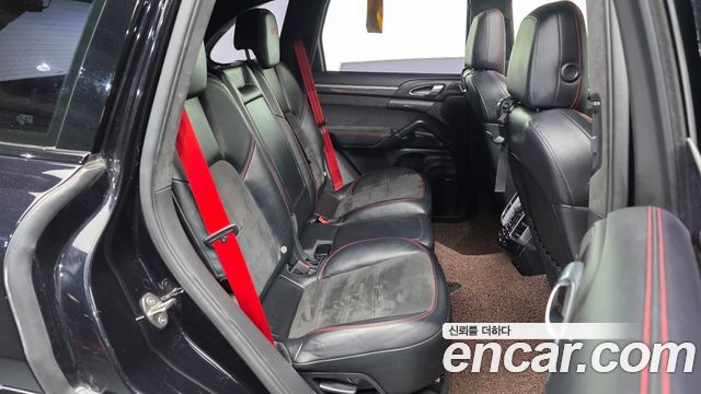 Porsche Cayenne 2013 — photo 12