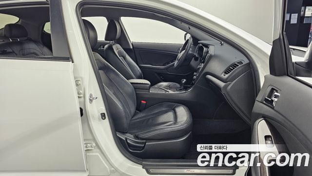 Kia K5 2011 — photo 17