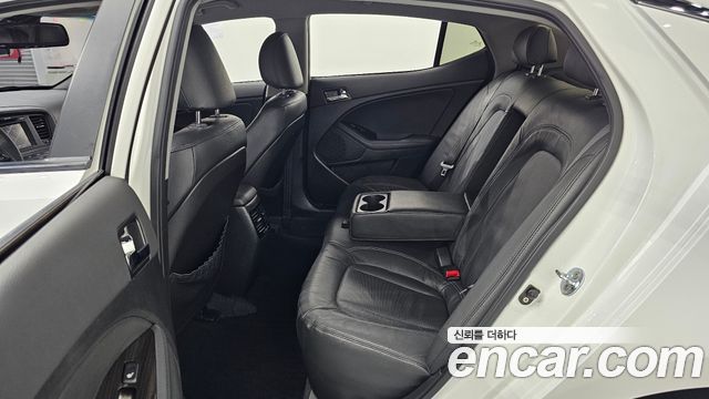 Kia K5 2011 — photo 18