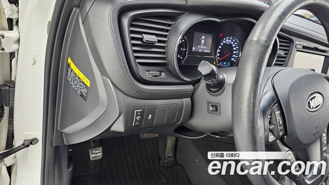 Kia K5 2011 — photo 23