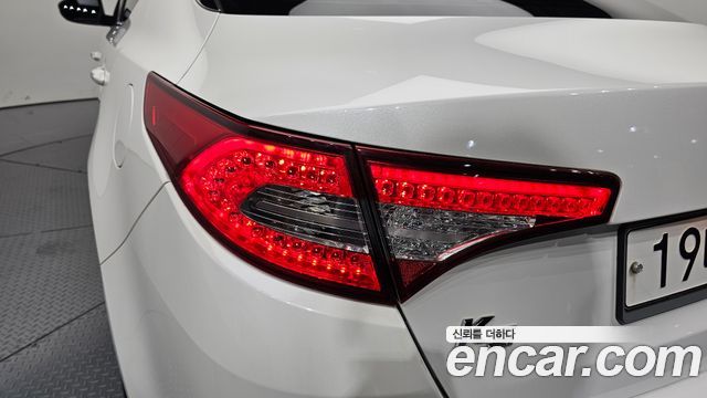 Kia K5 2011 — photo 9