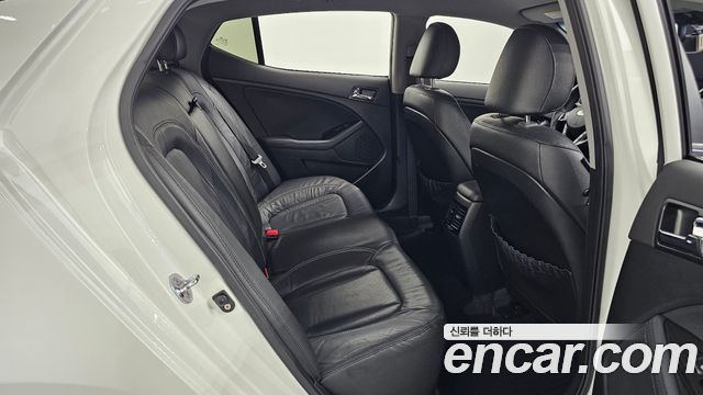 Kia K5 2011 — photo 16