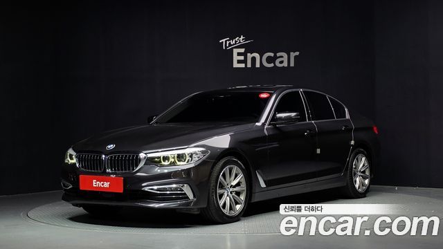 BMW 5-Series 2019 — photo 1
