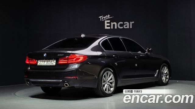 BMW 5-Series 2019 — photo 2