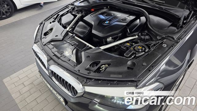 BMW 5-Series 2019 — photo 6