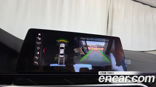 BMW 5-Series 2019 — photo 15