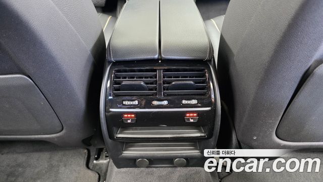 BMW 5-Series 2019 — photo 18