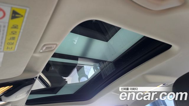 BMW 5-Series 2019 — photo 19