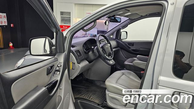 Hyundai Starex 2016 — photo 13