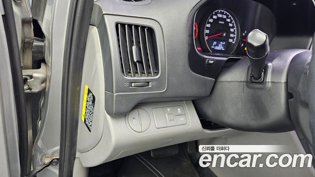 Hyundai Starex 2016 — photo 24