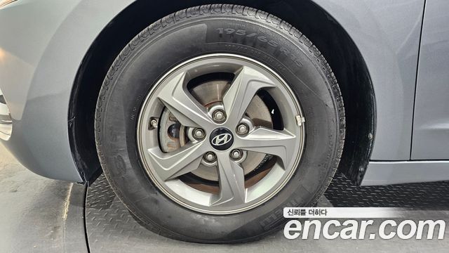 Hyundai AVANTE 2016 — photo 5