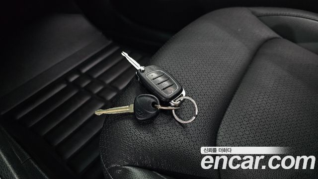 Hyundai AVANTE 2016 — photo 17