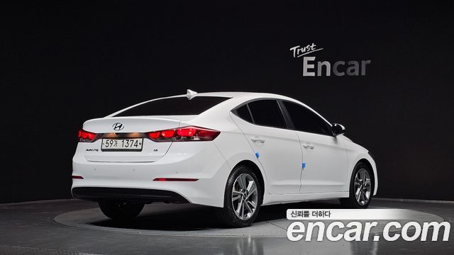 Hyundai AVANTE 2018 — photo 2