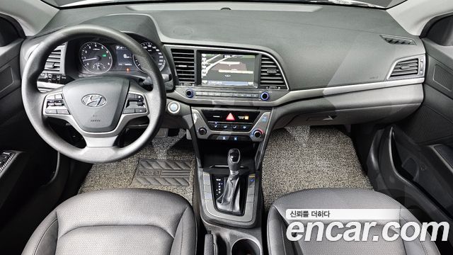 Hyundai AVANTE 2018 — photo 7