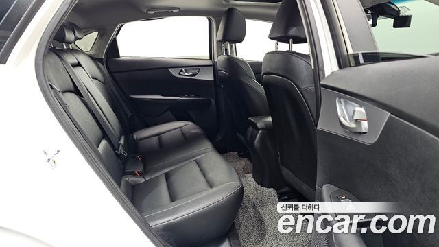 Kia K3 2022 — photo 18