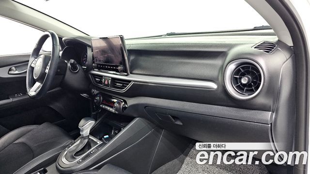 Kia K3 2022 — photo 27