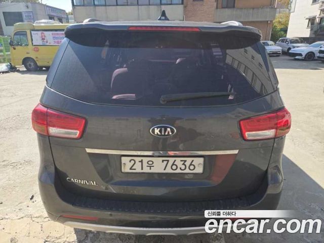 Kia Canival 2018 — photo 2