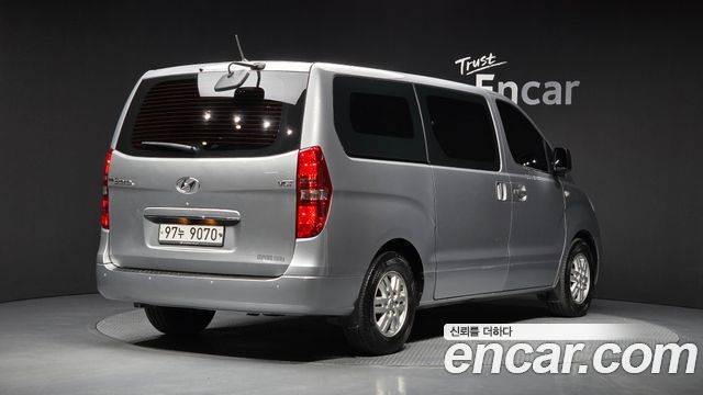 Hyundai Starex 2016 — photo 2