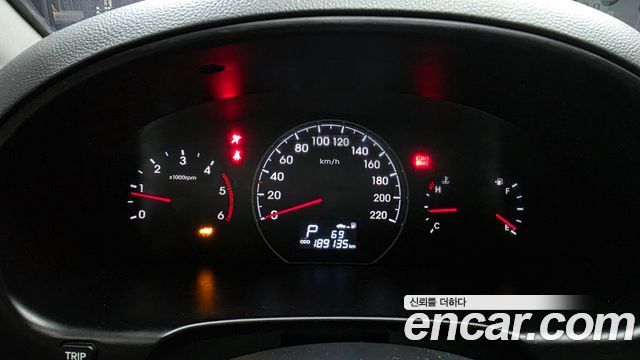 Hyundai Starex 2016 — photo 8