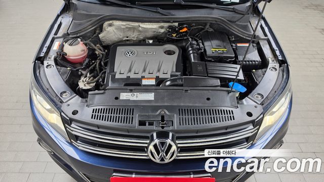 Volkswagen Tiguan 2012 — photo 6