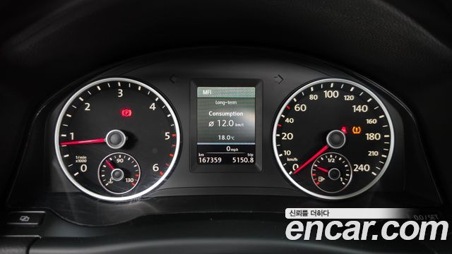 Volkswagen Tiguan 2012 — photo 8